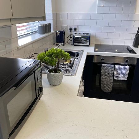 Hu-Thirteen Apt One - Sleeps 4 Apartment Hessle ภายนอก รูปภาพ